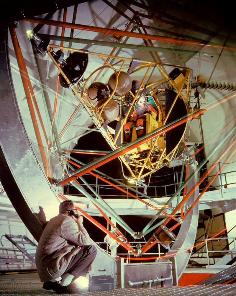 Illustration for article titled NASA Tossed Astronauts with this Gimbal Rig Before Launching Them into Space